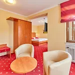 Cafe Ernst Szálloda 3*