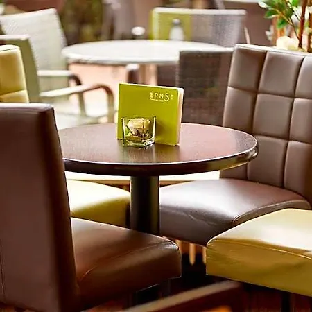 Cafe Ernst Ξενοδοχείο