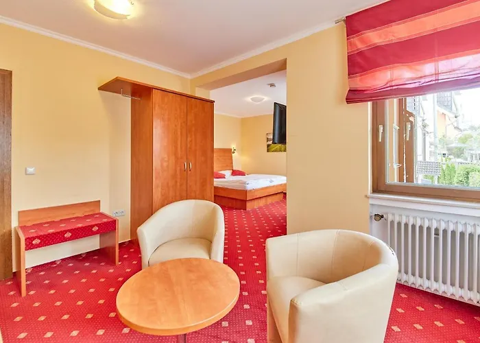 Cafe Ernst ホテル 3*