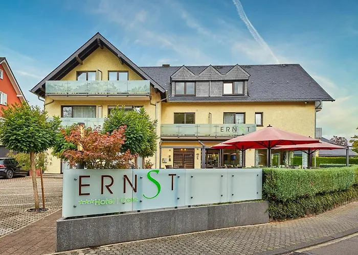 Cafe Ernst ホテル 3*