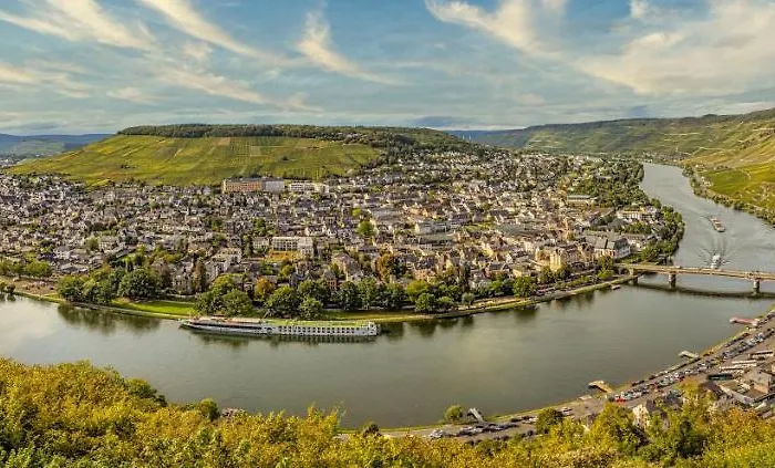 Cafe Ernst ホテル 3*